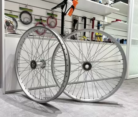 Bau eines Fahrradlaufradsatzes - Herstellung und Montage von Fahrradlaufrädern